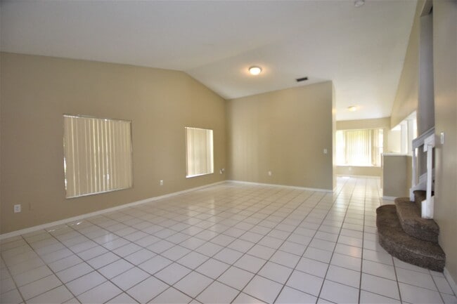 Building Photo - 12334 SW 143rd Ln
