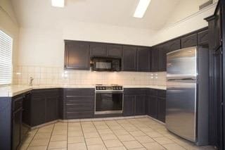 Foto del edificio - 3 br, 2 bath House - 7550 N Millbrook Ave