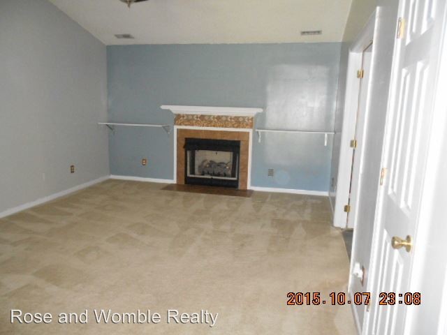 Foto del edificio - 3 br, 2 bath House - 110 Brockwell Ave.