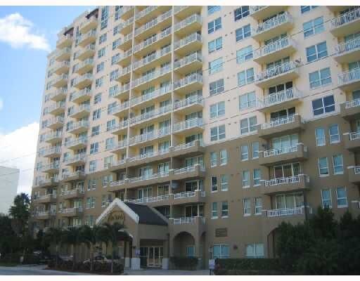 Building Photo - 2665 SW 37th Ave