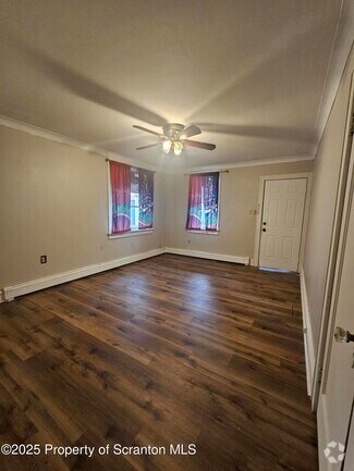Building Photo - 532 Alder St