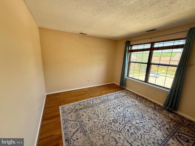 Building Photo - 30 Hopkinson Ct