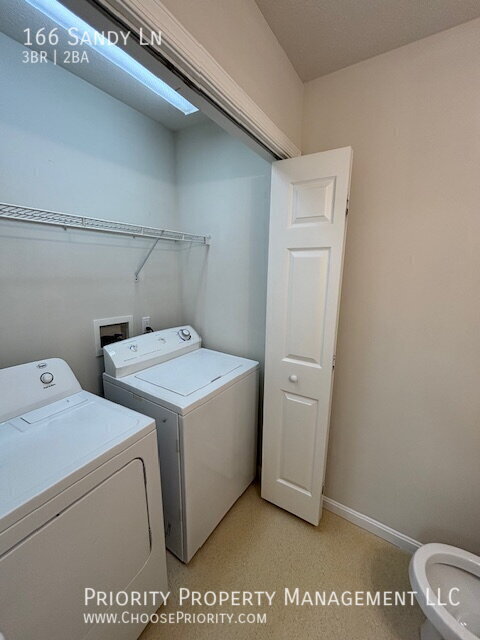 Foto del edificio - 166 Sandy Ln