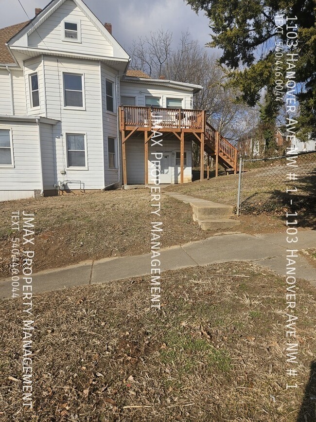 Building Photo - This property has a no security deposit op...