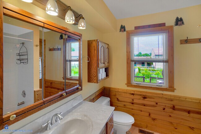 Foto del edificio - 15580 W Russell Rd