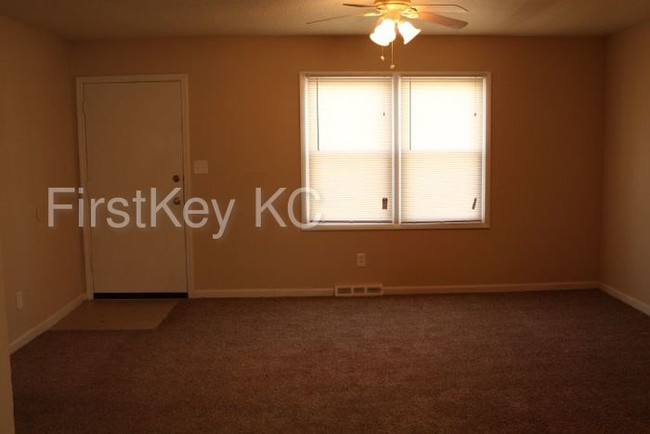 Building Photo - 11317 Donnelly Avenue