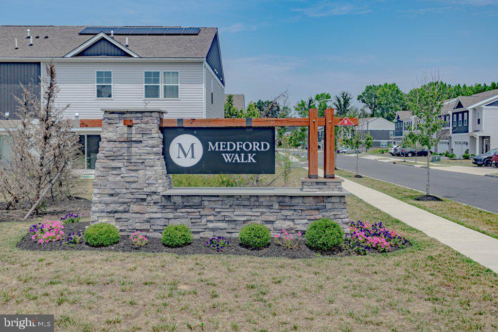 Foto principal - 70 Morley Blvd