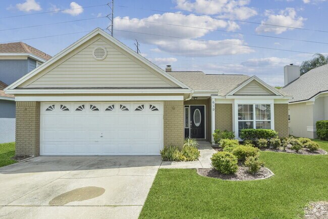 Building Photo - 619 Queensbridge Dr
