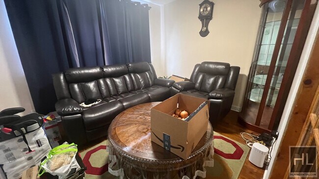 Foto del edificio - SUNNY & LARGE 3 BEDROOMS  EAST 56 STREET/ ...