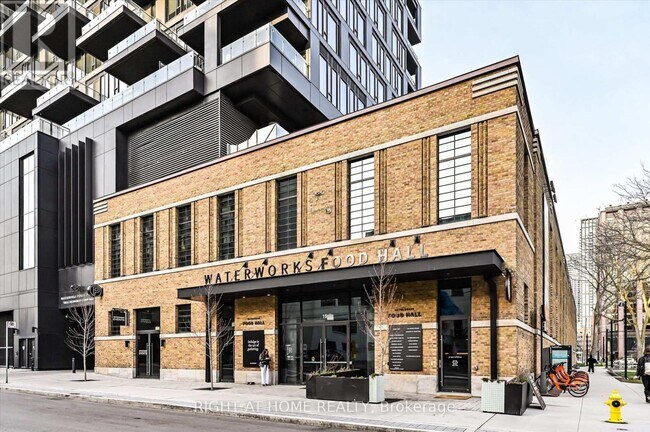 Building Photo - 505 Richmond St W