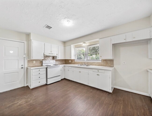 Foto del edificio - 1413 3rd Ave N