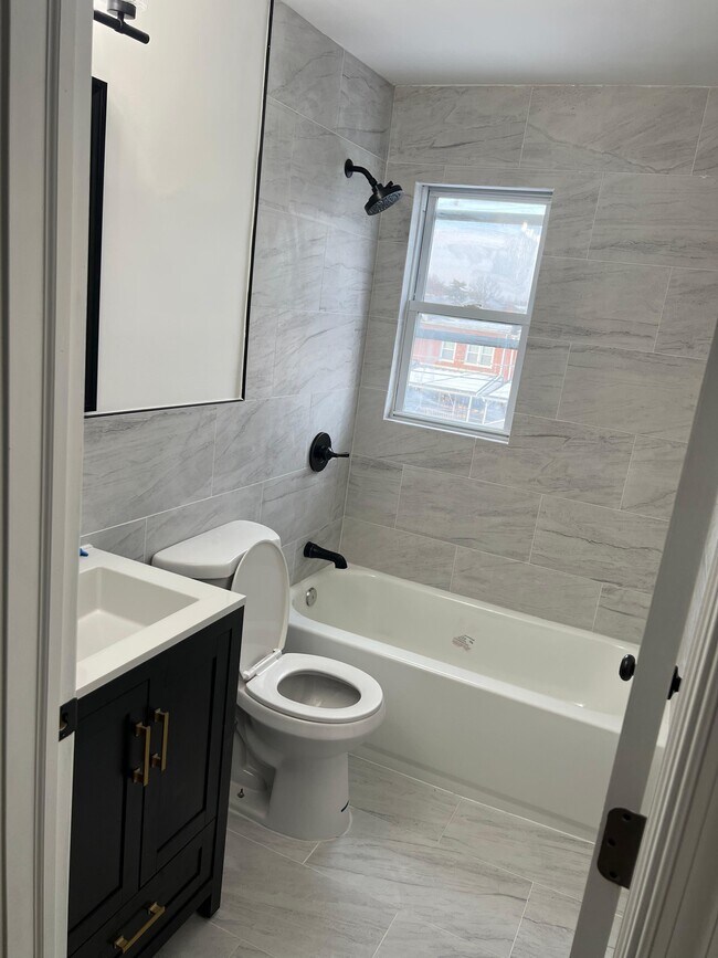 Foto del edificio - 7504 School Ave