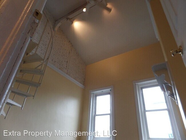 Building Photo - 2 br, 1 bath House - 609 Genesee St