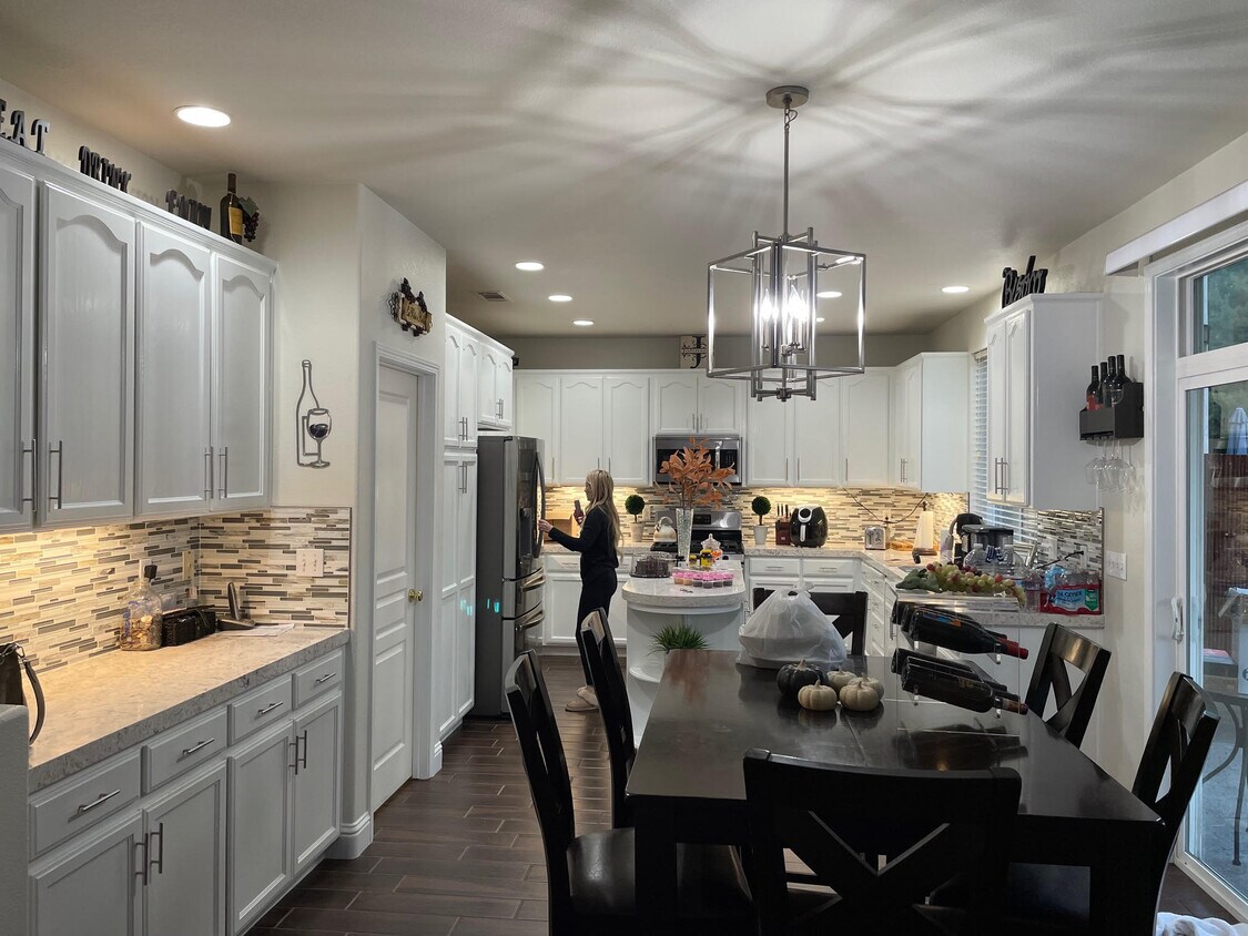 Building Photo - Warm Springs