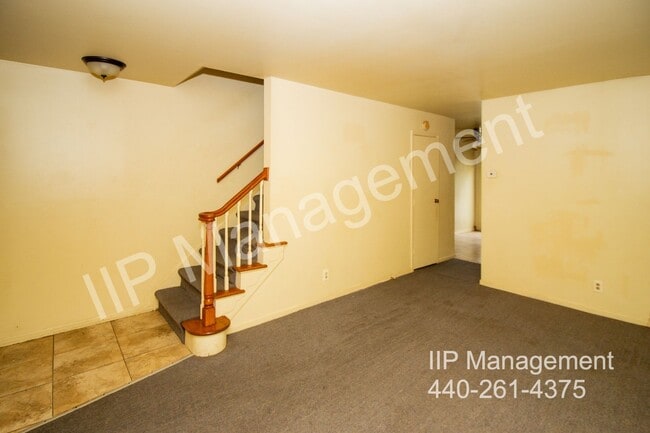Building Photo - 11 Trenton Square