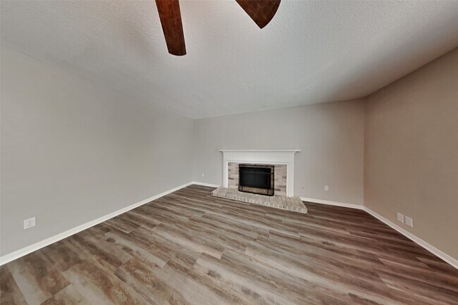 Foto del edificio - 21263 Park Bluff Dr