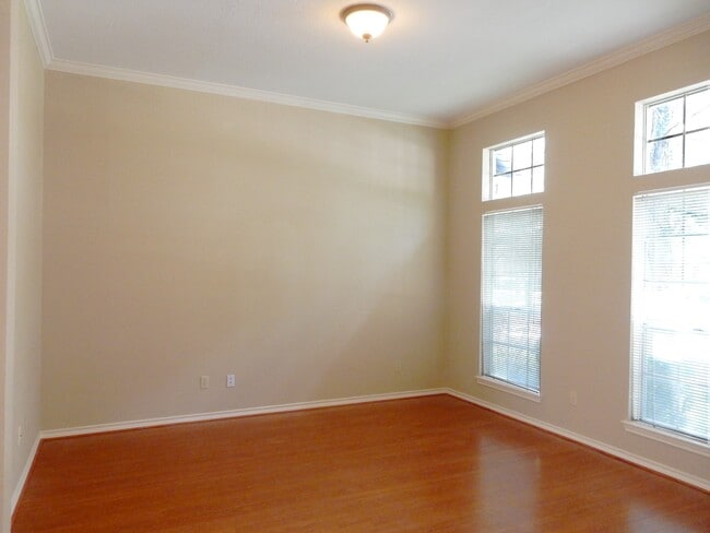 Building Photo - 16611 Colony Terrace Dr