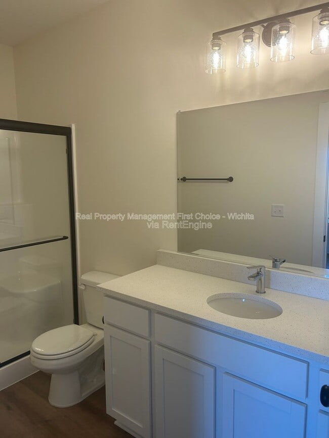 Building Photo - 17010 Kashmir St