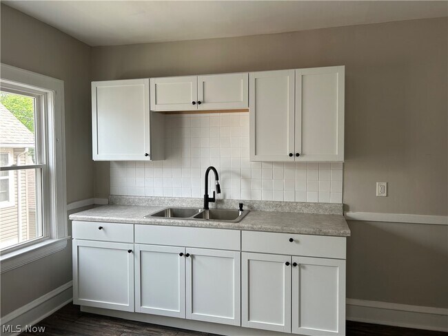 Foto del edificio - 1311 W 69th St