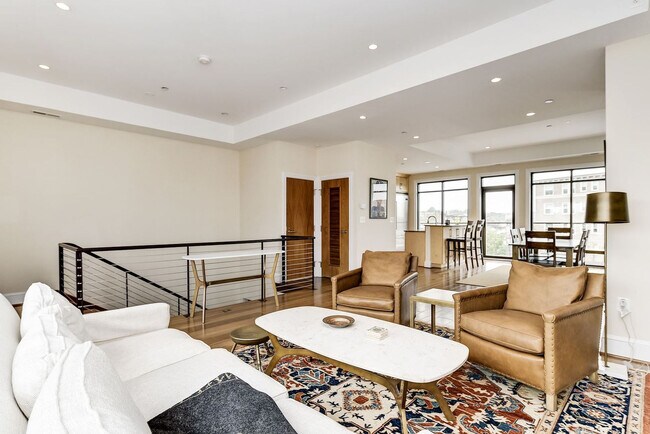 Foto del edificio - 4464 Greenwich Pkwy NW