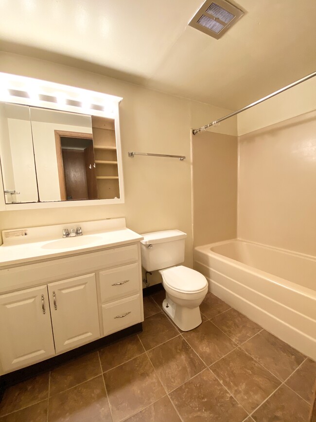 Building Photo - 2740 University Ave