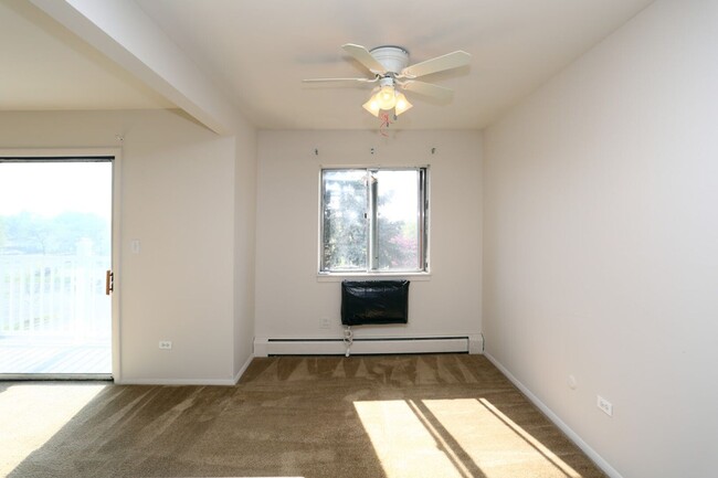 Building Photo - 912 Ridge Square