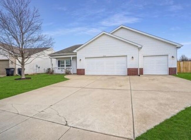 Building Photo - Spacious 3-Bedroom Lafayette Home with Office, Fenced Yard & 3-Car Garage