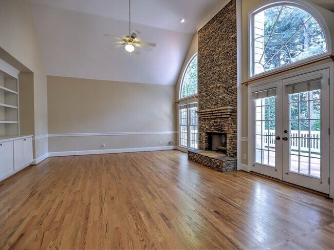 Building Photo - 515 Mellbrook Ln