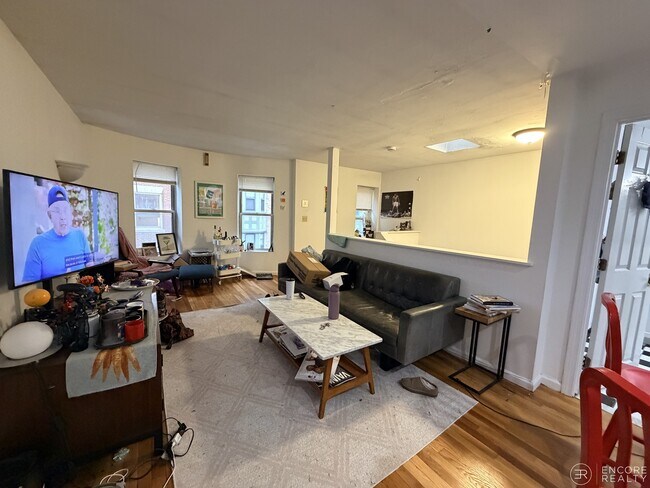 Building Photo - 24 St Cyprians Pl