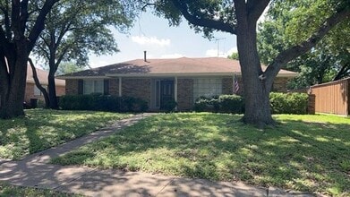 Building Photo - 317 Doral Pl