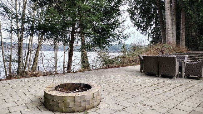 Building Photo - 28802 State Hwy 104