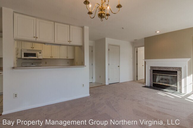 Building Photo - 2 br, 2 bath House - 4120 MONUMENT CT #202
