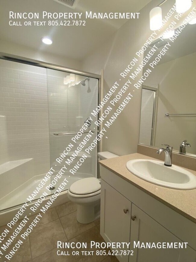 Building Photo - Gorgeous Teso Robles Townhome--Camarillo *...