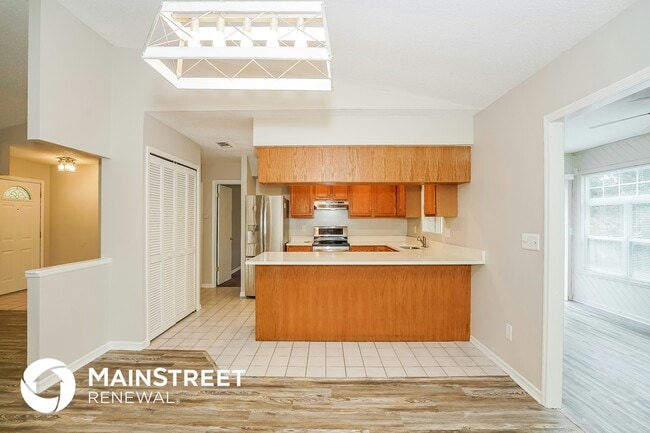 Building Photo - 402 Fleming Ave
