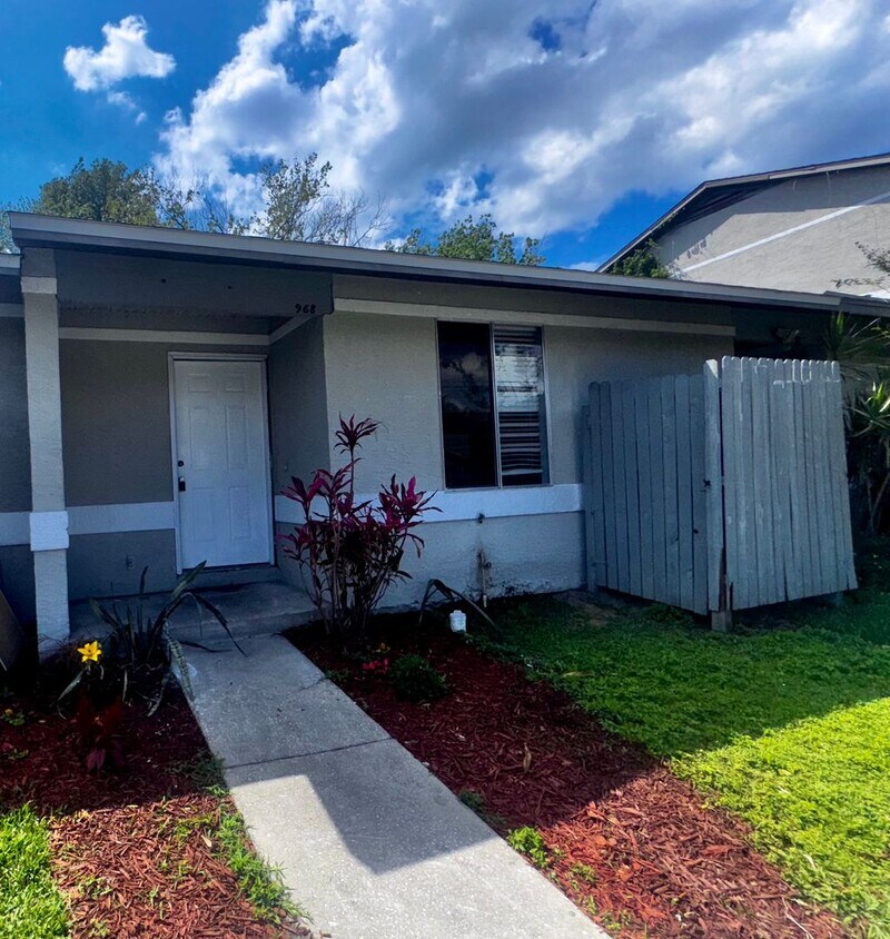 Primary Photo - 3 Bedroom 2 Bath Winter Garden Townhome wi...