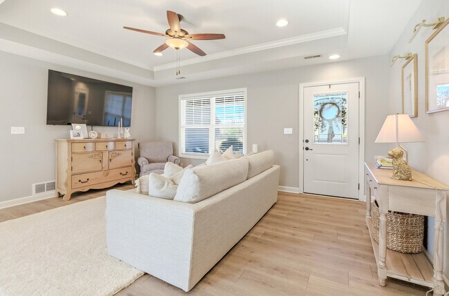 Foto del edificio - 7412 Oakley Dr