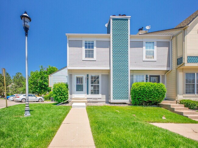 Foto del edificio - $1,895 // 2-Bed 1-Bath Charming Rowhome in...