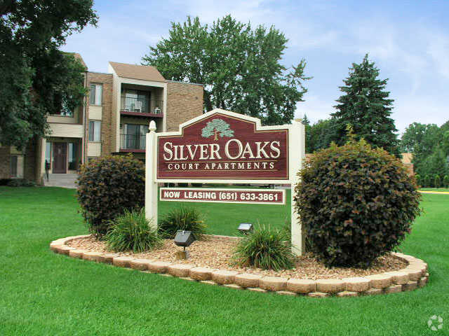 Silver Oaks Court Apartments New Brighton, MN