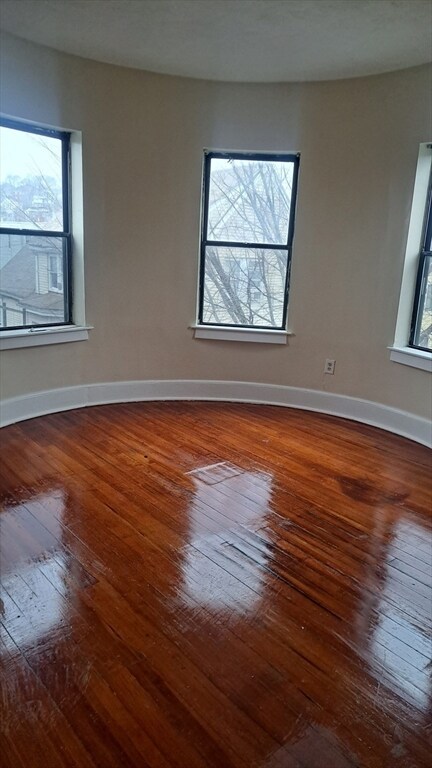 Foto del edificio - 1111 Blue Hill Ave