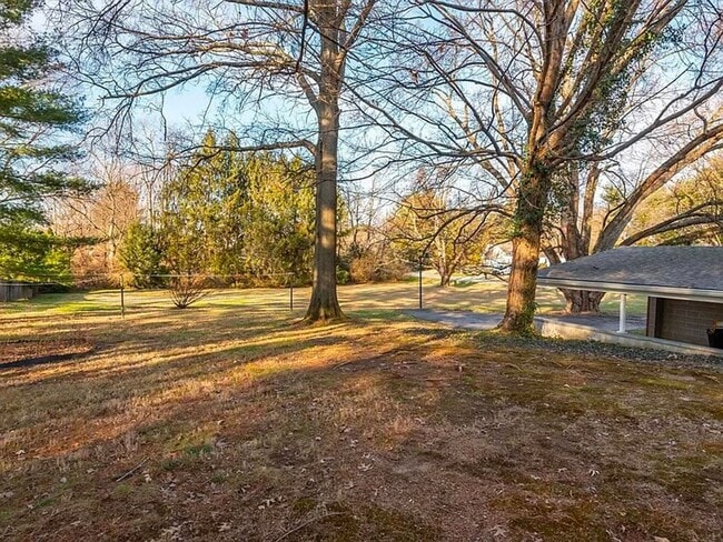 Building Photo - 4480 E Janet Dr