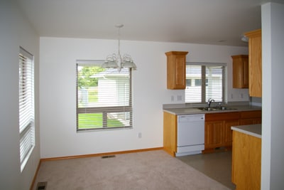 Building Photo - 1 bedroom, 1 bath newer condo style duplex!