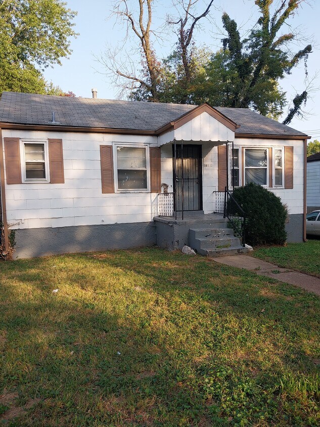 Primary Photo - 10112 Cloverdale Dr