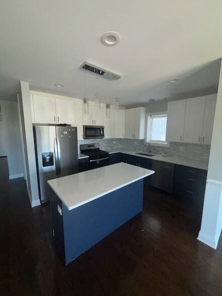 Building Photo - 1327 S Fairfield Ave