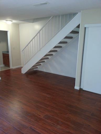 Building Photo - 212 Red Oak Dr E