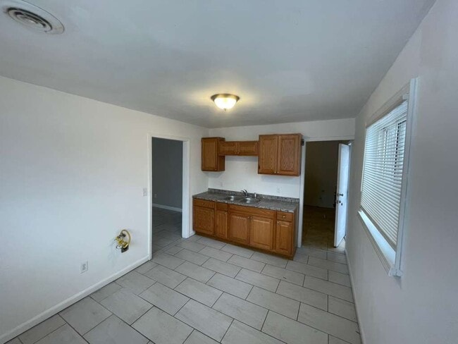 Building Photo - 9558 Meyers Rd