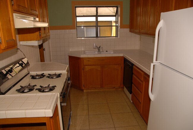 Building Photo - 4520 Kensington Dr