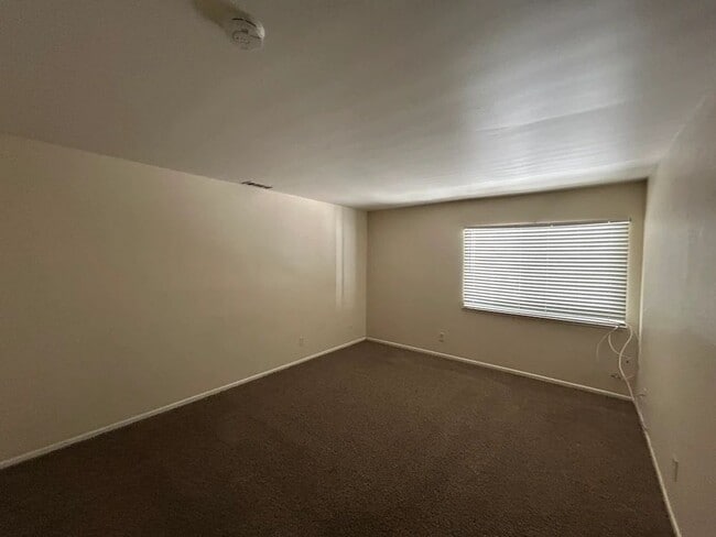 Building Photo - 1751 Willowbrook Ln