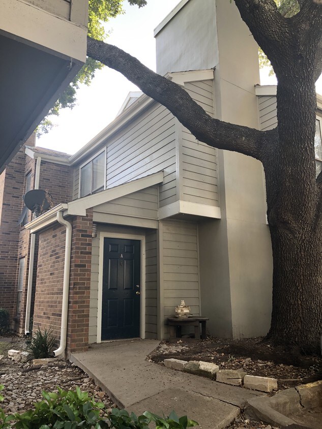 Primary Photo - 2018 W Rundberg Ln