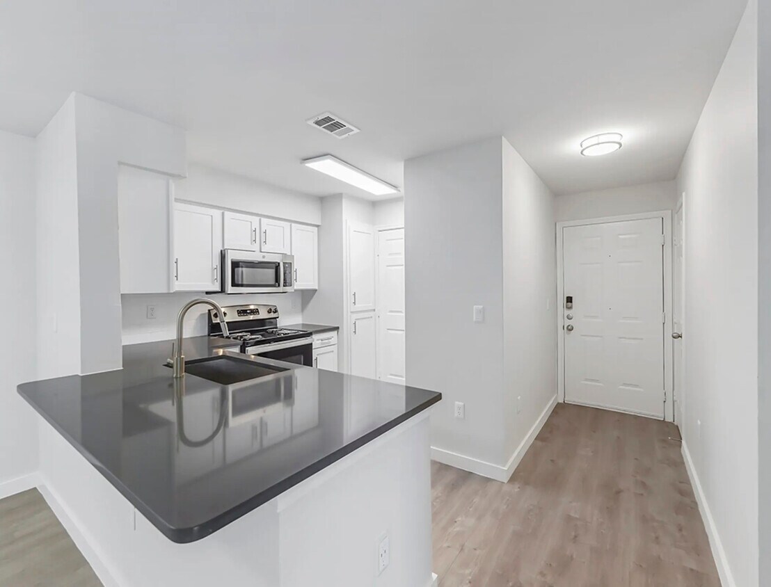 Foto principal - Lakeside Apartments