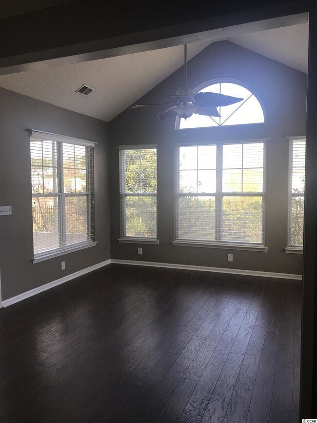 Building Photo - 46 Riverbend Dr